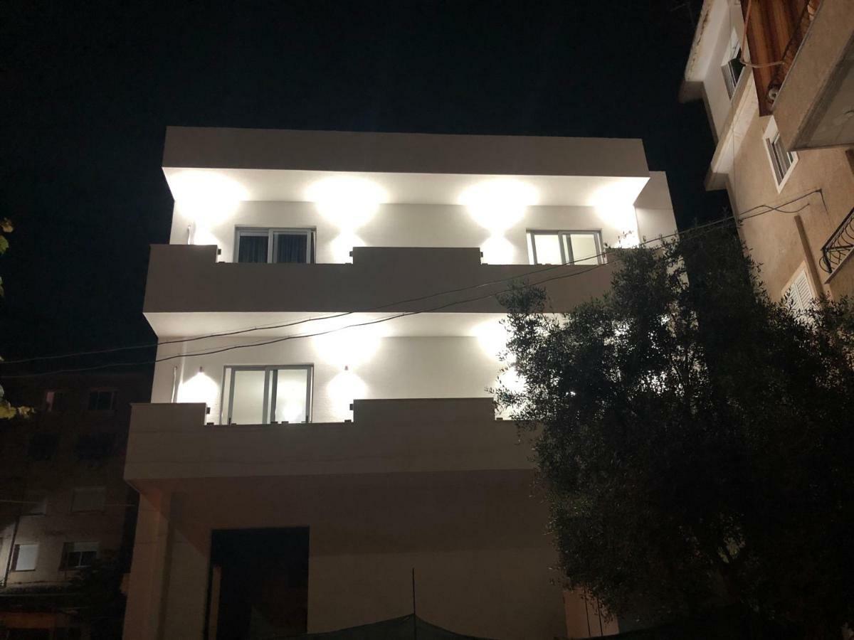 Hill'S Residence Saranda Extérieur photo